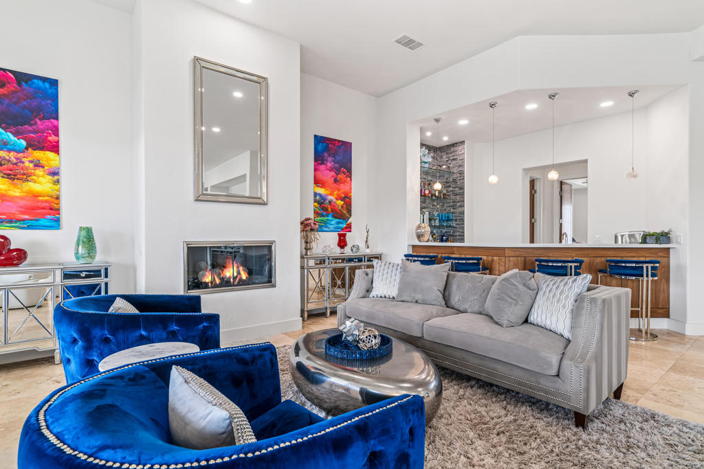 Mira Vista - Residential