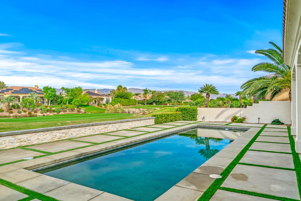 Mira Vista - Residential