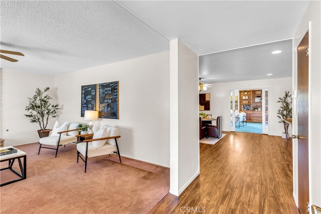 2832 E Virginia