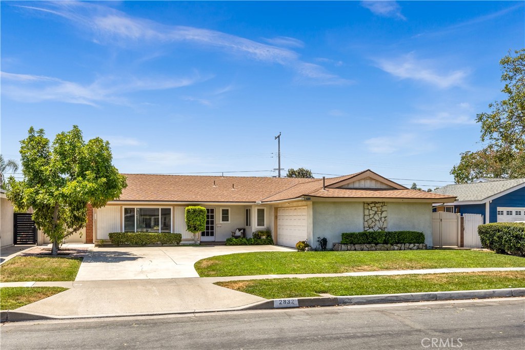 2832 E Virginia
