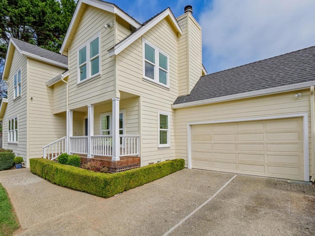 75 Robak Drive