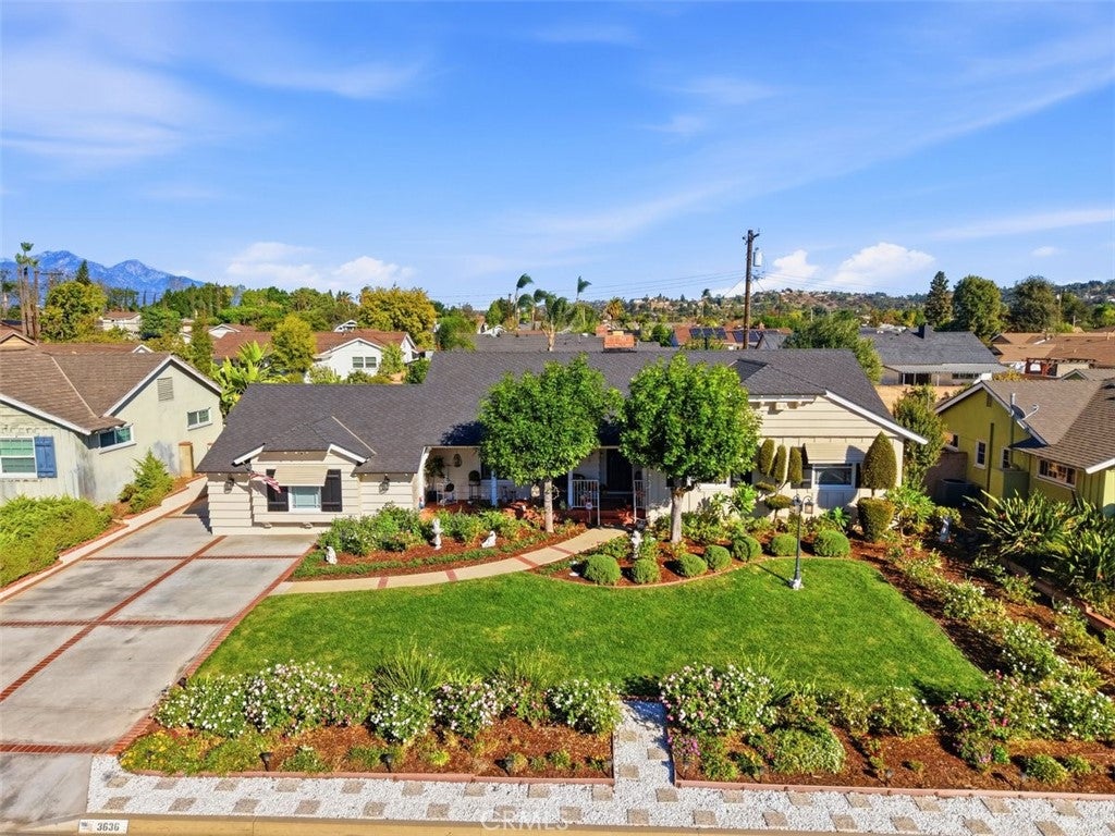 3636 N Shadyglen Drive