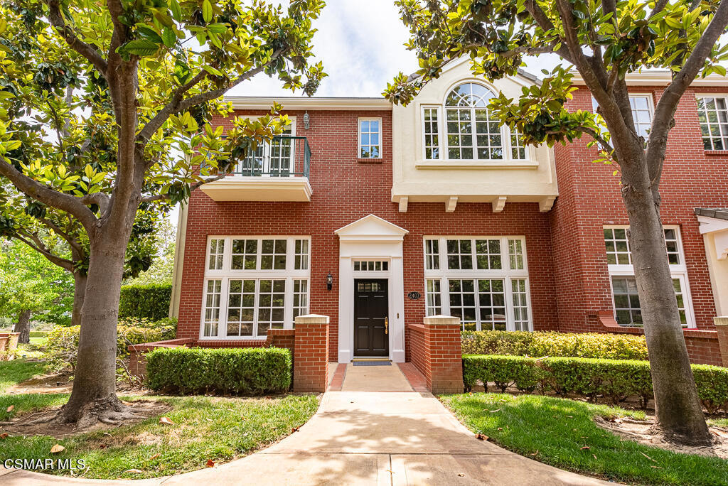 Located in the exclusive guard gates of Sherwood Country Club, this premier townhome is the ideal Southern California retreat. Attention to detail abounds with soaring ceilings, custom lighting, rich hardwood flooring, open layout & gorgeous interior finishes. Composed with architectural integrity & refinement, this luxe home strikes the perfect balance between modern design & elegant living. The Kitchen is configured for today's chef, open to the Family Room & boasting high-end appliances, granite counters & barstool seating. The Master Suite offers two spacious closets, separate sitting room & balcony. The Master Bath is an oasis with luxurious features including dual vanities, spa & shower, highlighted with marbled stone and tile detailing throughout. The three-car garage includes epoxy flooring, plenty of storage space and the home has a brand-new HVAC system and tankless water heater. The outdoor patio presents charming views of the garden, a pristine verdant canvas with lush and mature trees for added privacy. A membership to nearby Sherwood Country Club provides additional amenities such as golf, tennis, pool, spa, gym facilities & fine dining.