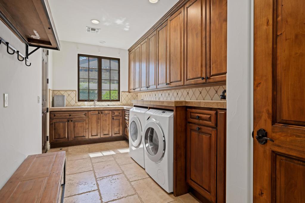 The Hideaway - Residential