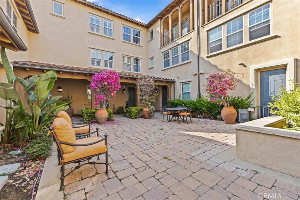 35 Cienega
