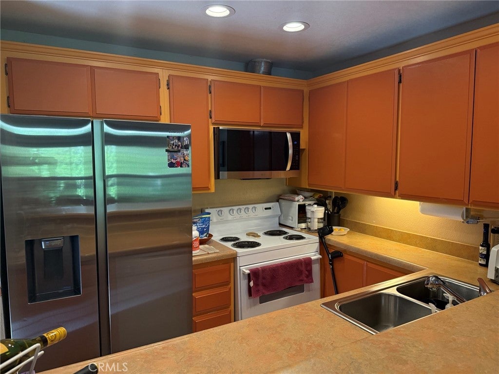 7890 E Spring Street 17P, Long Beach CA 90815