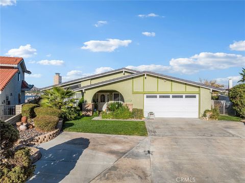 Photo of 17990 Fremontia Ln, Victorville, CA 92395 (MLS # HD26085547)