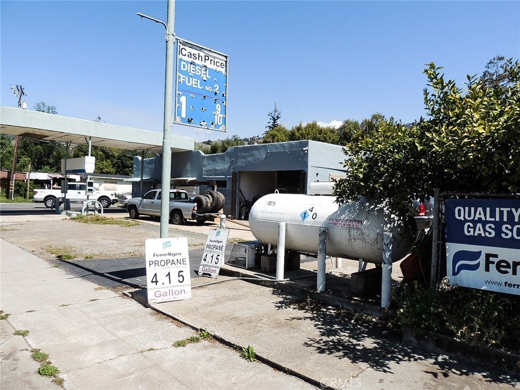 6000 E Highway 20