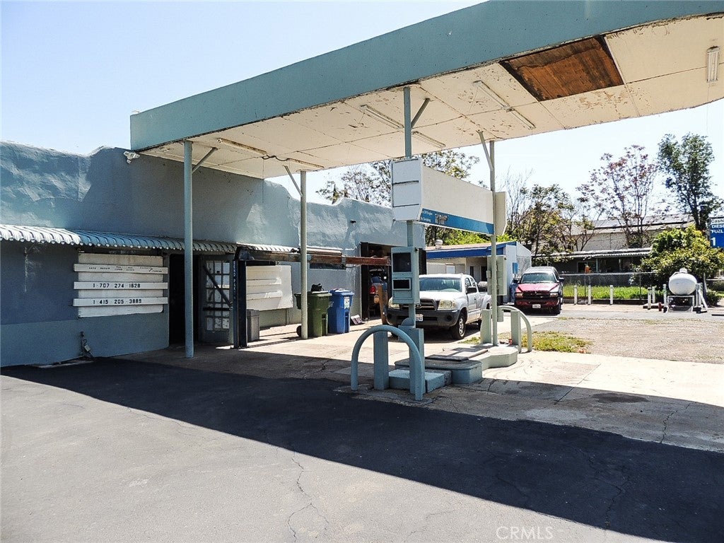 6000 E Highway 20