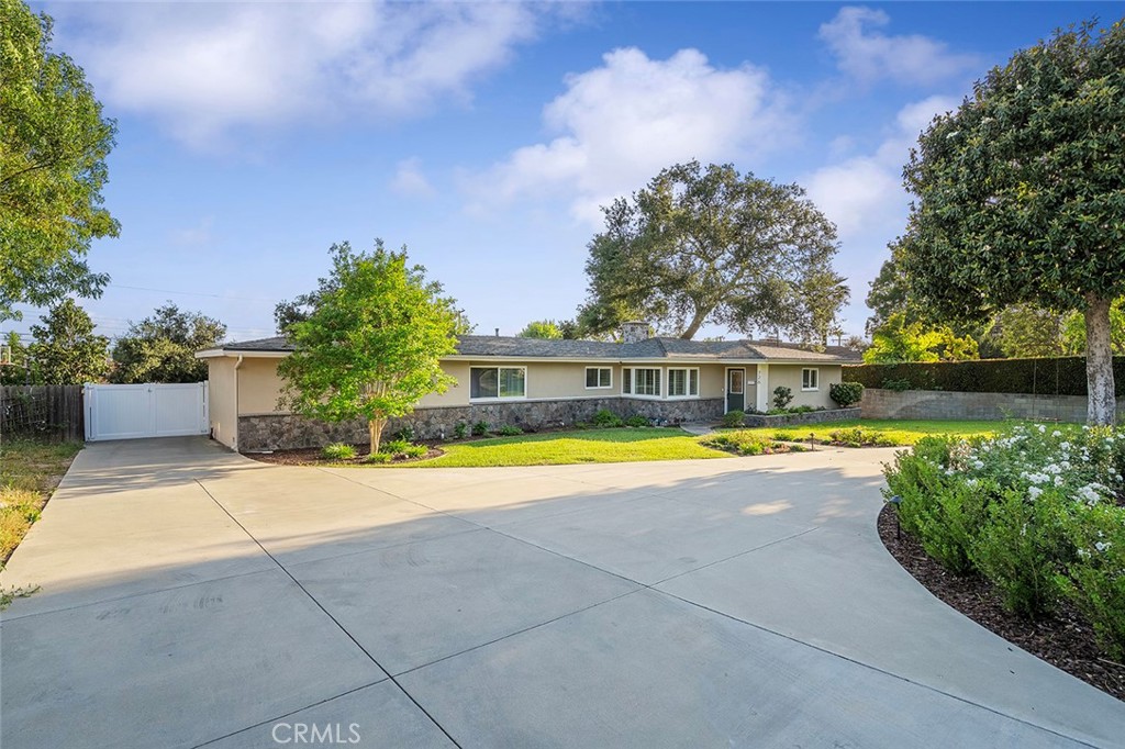 726 E Sierra Madre Avenue