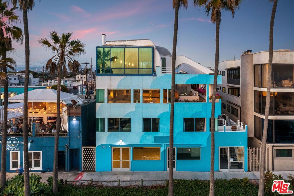 3111 Ocean Front Walk