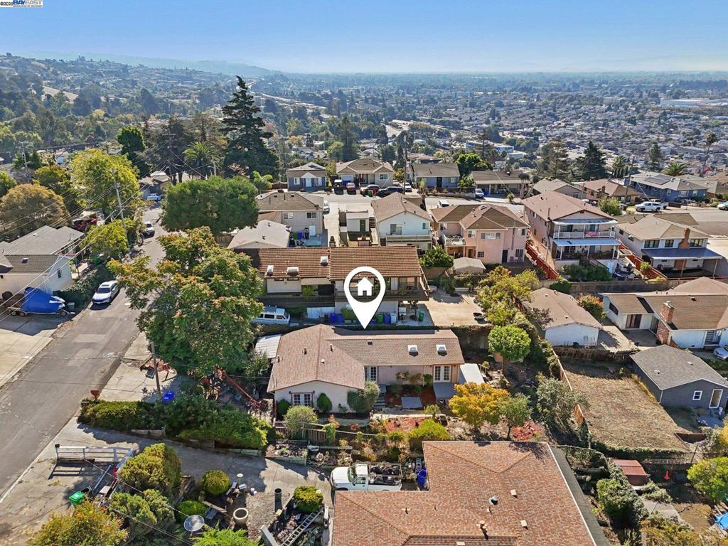 HILLCREST KNOLLS - Residential