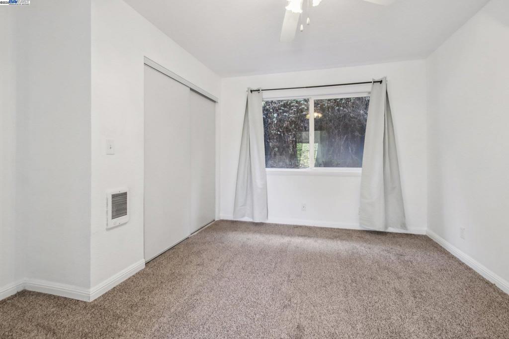 HILLCREST KNOLLS - Residential