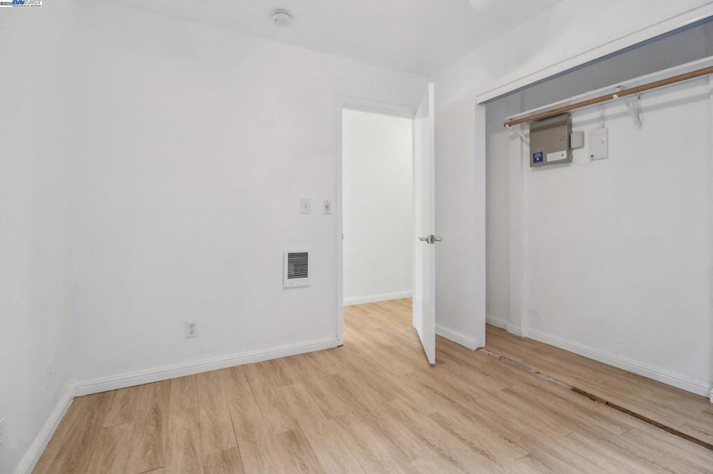HILLCREST KNOLLS - Residential