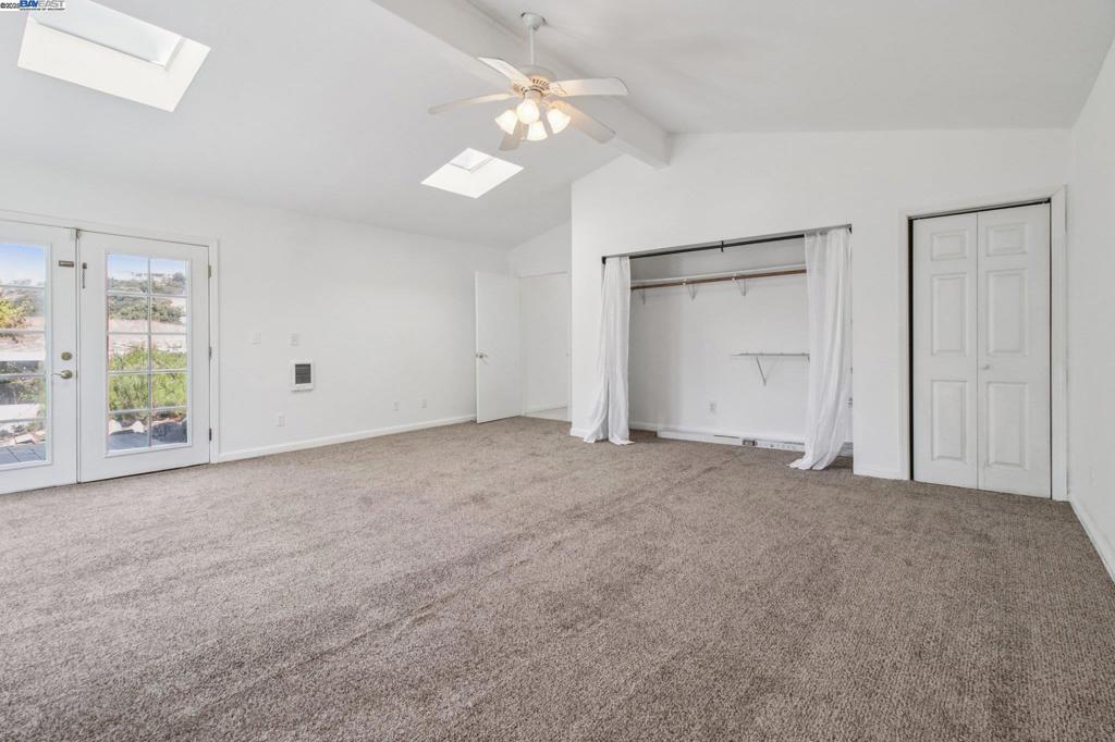 HILLCREST KNOLLS - Residential
