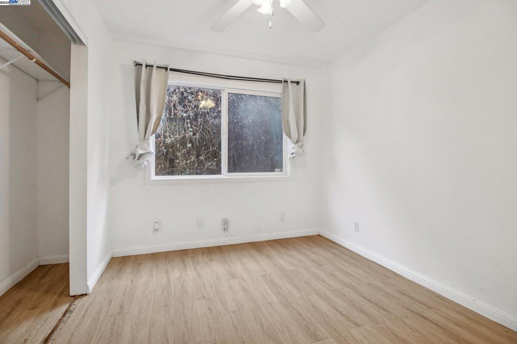 HILLCREST KNOLLS - Residential
