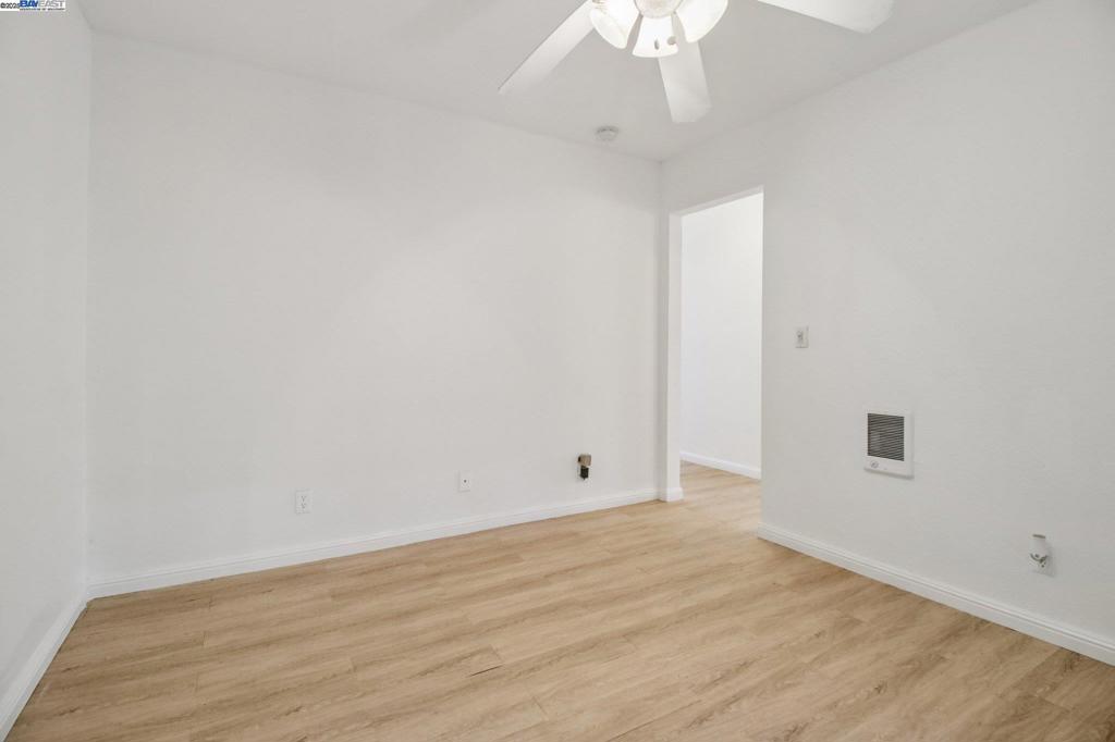 HILLCREST KNOLLS - Residential