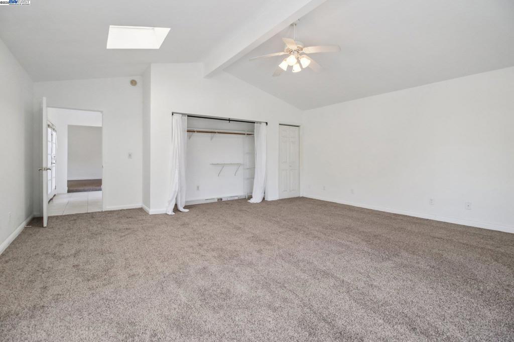HILLCREST KNOLLS - Residential