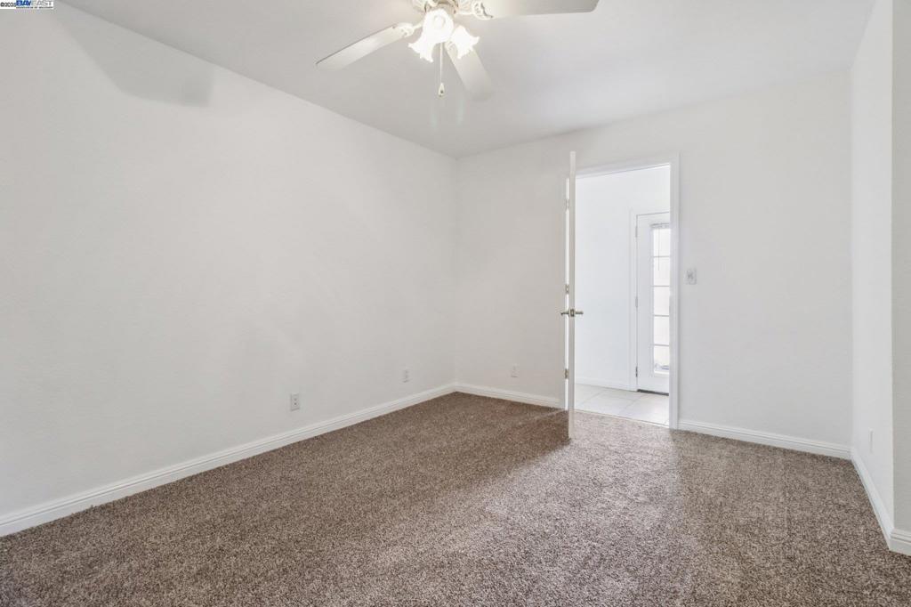 HILLCREST KNOLLS - Residential