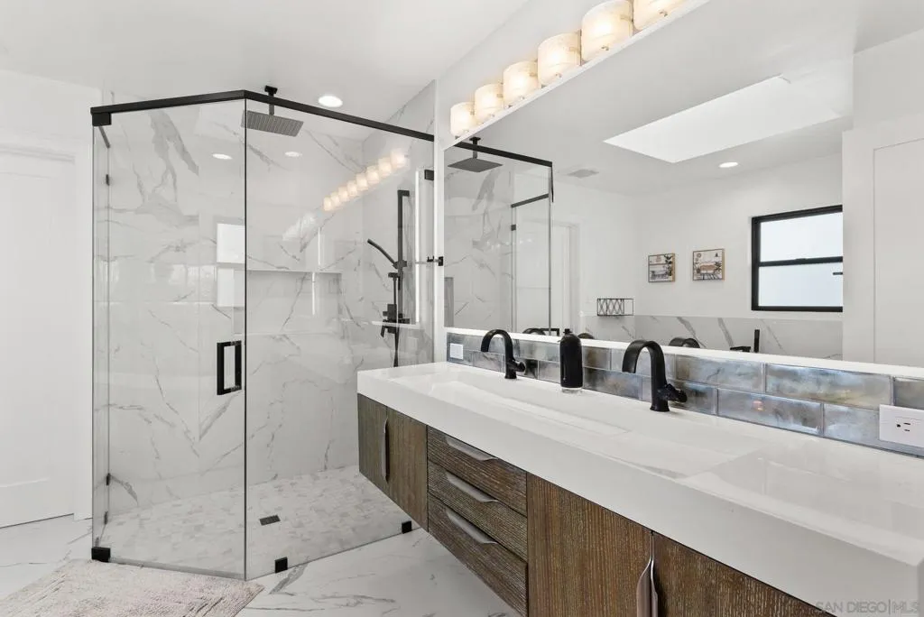 La Jolla, California 92037, United States, 4 Bedrooms Bedrooms, ,4 BathroomsBathrooms,Residential,Active,137190