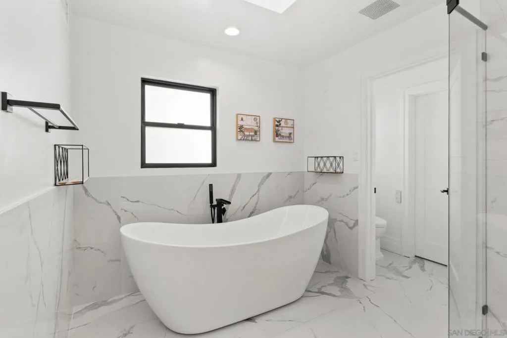 La Jolla, California 92037, United States, 4 Bedrooms Bedrooms, ,4 BathroomsBathrooms,Residential,Active,137190