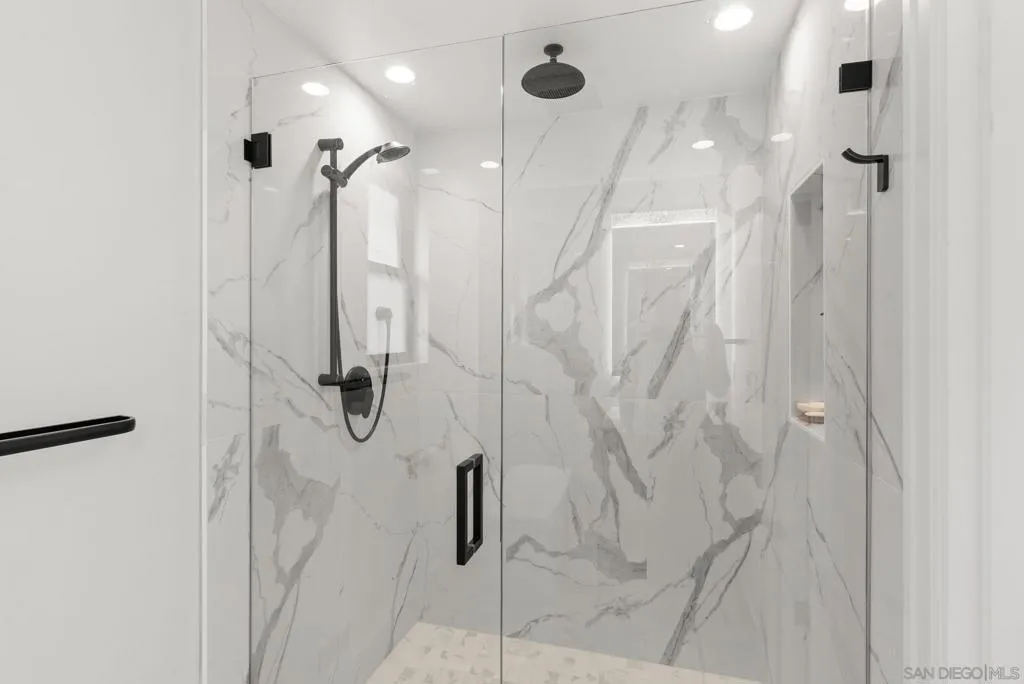 La Jolla, California 92037, United States, 4 Bedrooms Bedrooms, ,4 BathroomsBathrooms,Residential,Active,137190