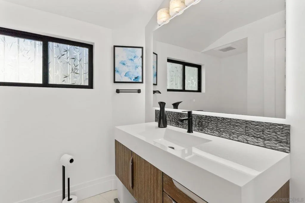 La Jolla, California 92037, United States, 4 Bedrooms Bedrooms, ,4 BathroomsBathrooms,Residential,Active,137190