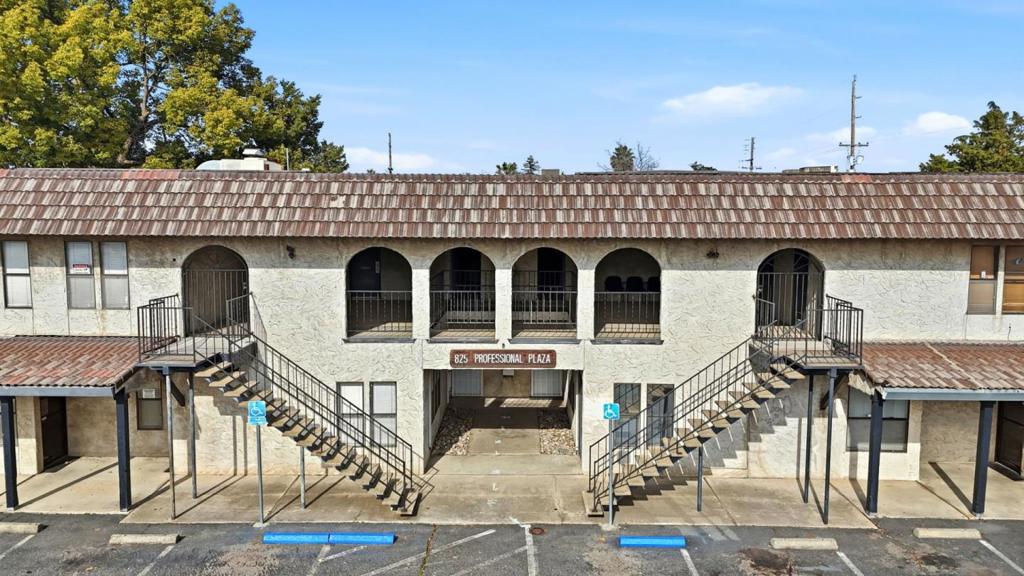 825 9th Street
