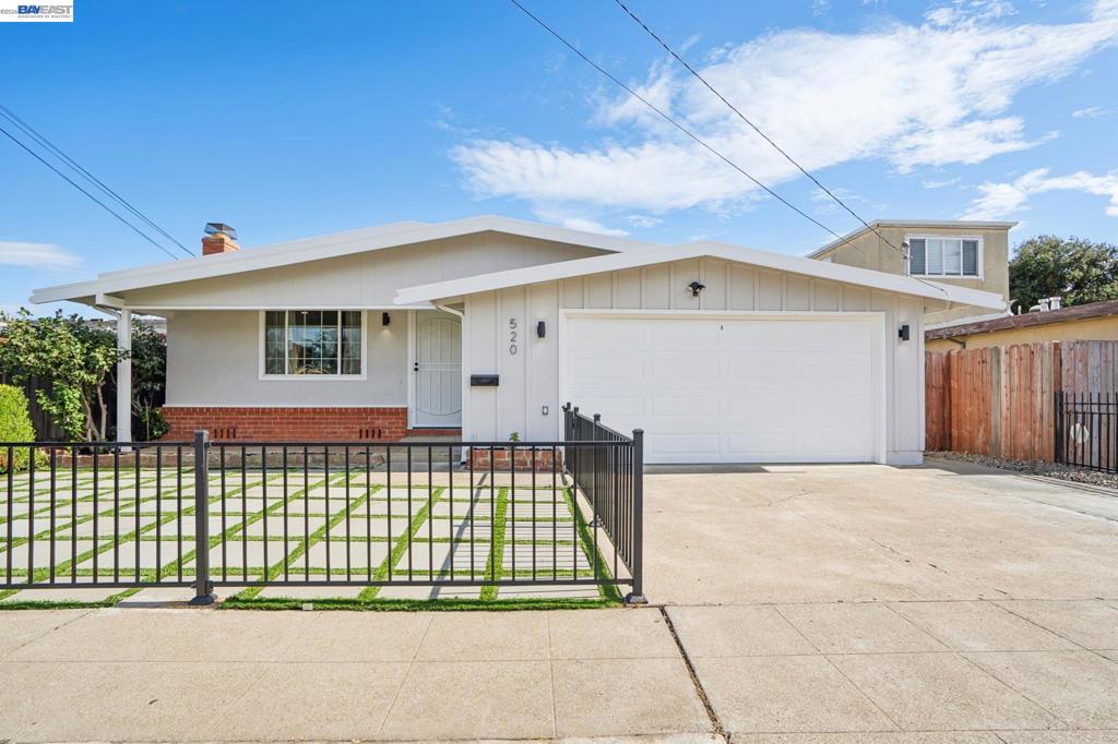 520 Celia St
