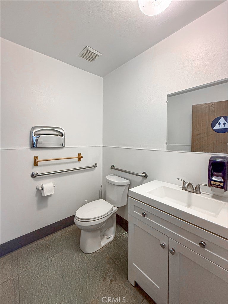 2639 W Woodland Drive