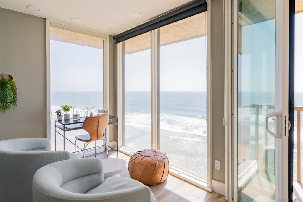 Photo of 190 Del Mar Shores Ter Ter #42, Solana Beach, CA 92075 (MLS # 250040732SD)