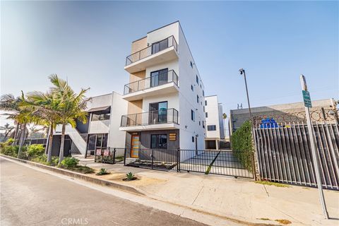 Photo of 13461 Beach Avenue, Marina Del Rey, CA 90292 (MLS # BB25274258)