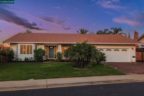 Photo of 4151 Storey Lane Ln, Concord, CA 94518 (MLS # 41127790)