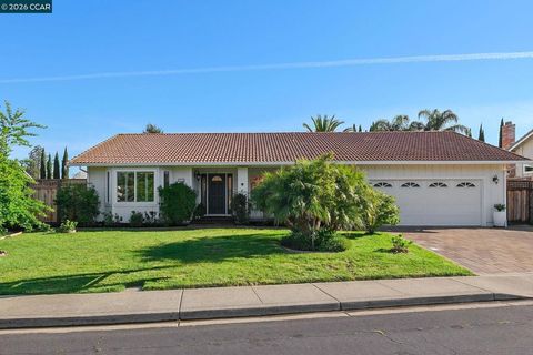 Photo of 4151 Storey Lane Ln, Concord, CA 94518 (MLS # 41127790)