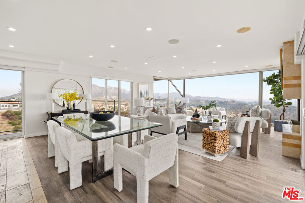 6960 Pacific View Drive