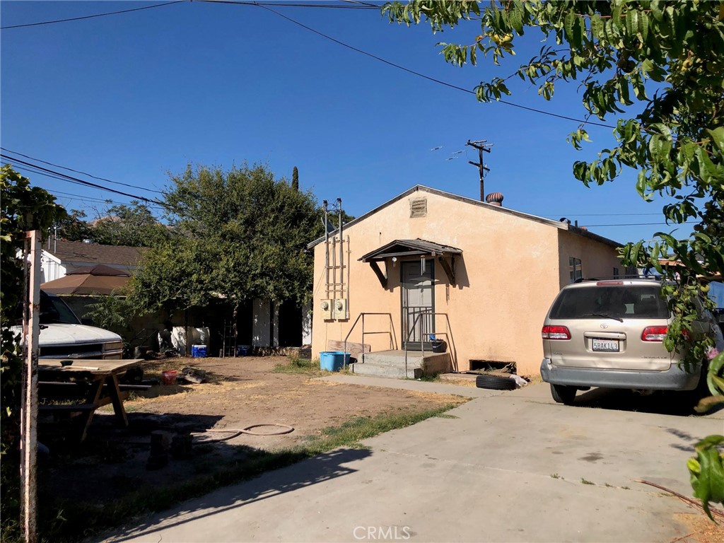 621 W Lemon Way