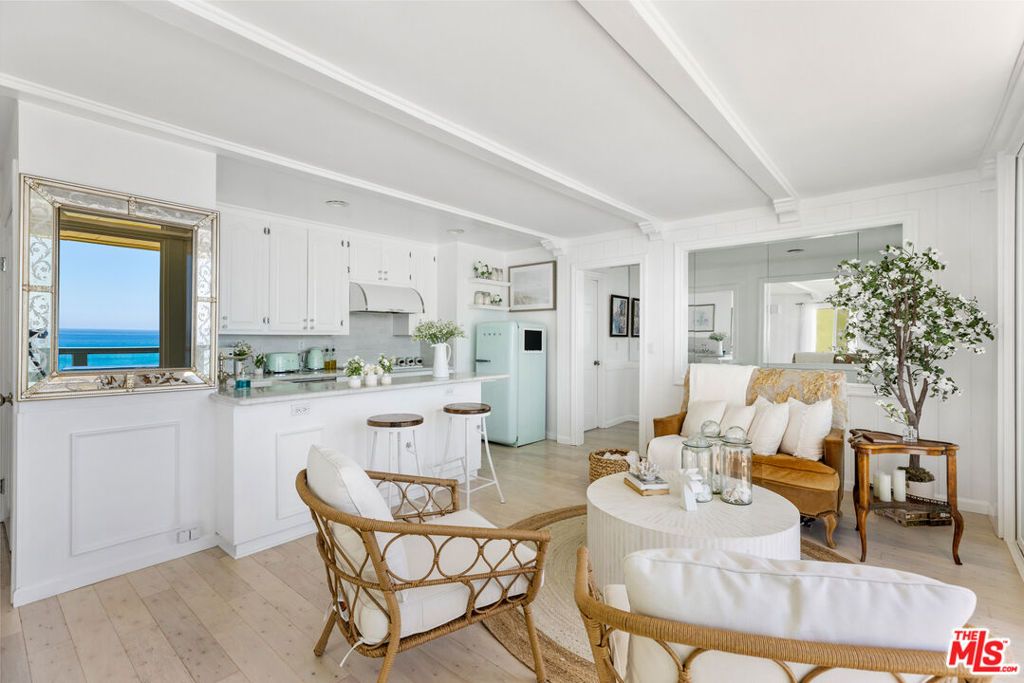 Photo of 11924 WHITEWATER Lane, Malibu, CA 90265 (MLS # 25578769)