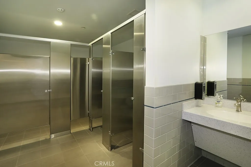 Irvine, California 92614, United States, ,Commercial,Active,126429