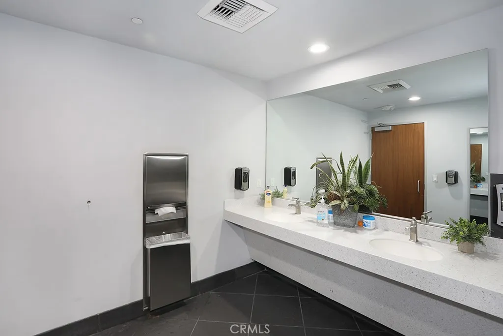 Irvine, California 92614, United States, ,Commercial,Active,126429