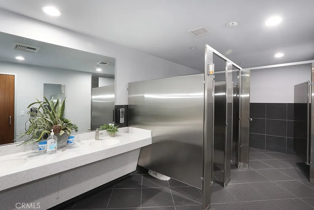 Irvine, California 92614, United States, ,Commercial,Active,126429