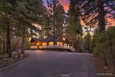 Photo of 27297 Little Bear, Blue Jay, CA 92317 (MLS # IG26069174)