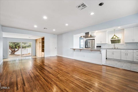 Photo of 2701 Jolley Drive, Burbank, CA 91504 (MLS # P1-28196)