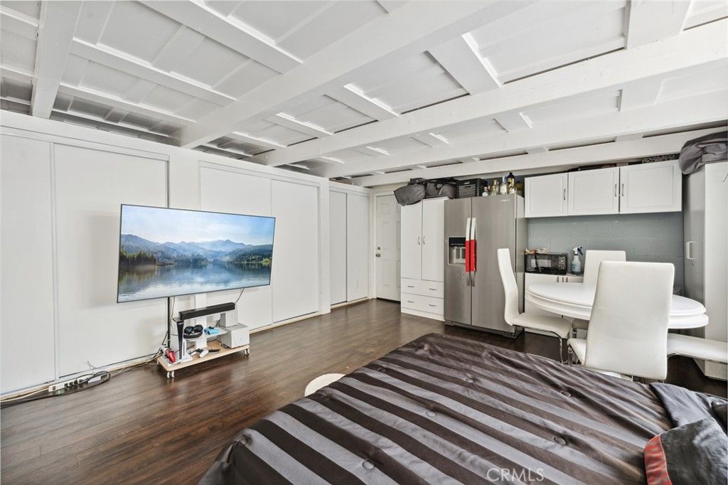 listing image 130726454618953144740