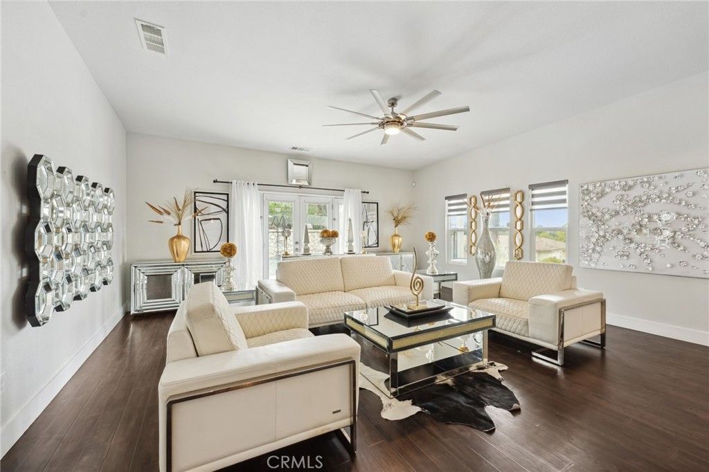 listing image 130720844819570747081