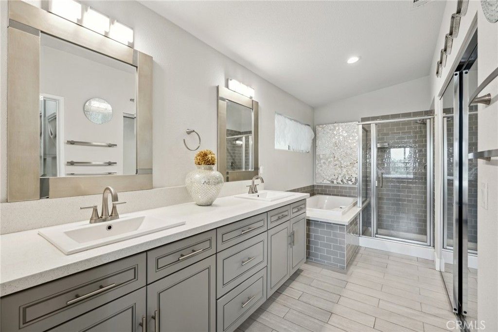 listing image 130727948454254211109