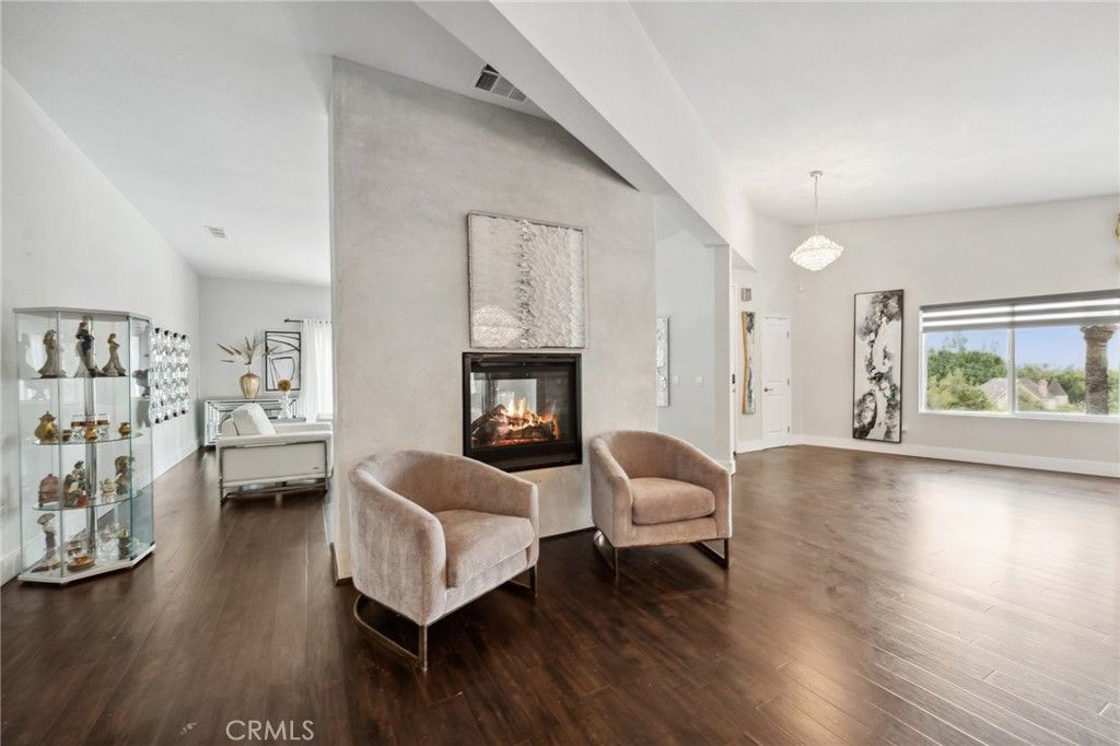 listing image 130720300701936412024