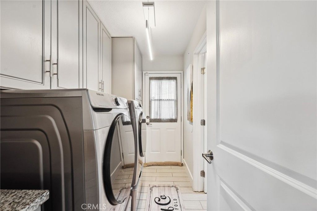 listing image 130720442397902351209