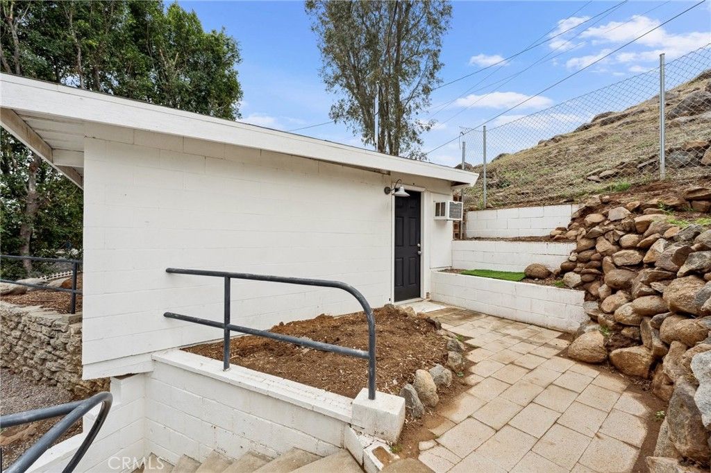 listing image 130721454696769832263