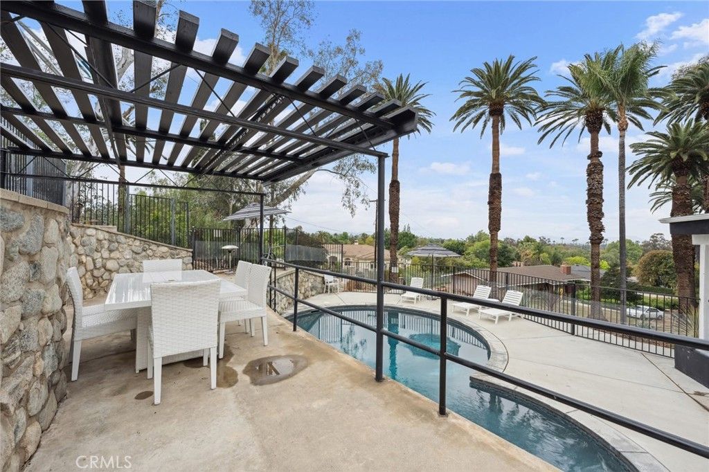 listing image 130723768445302914098