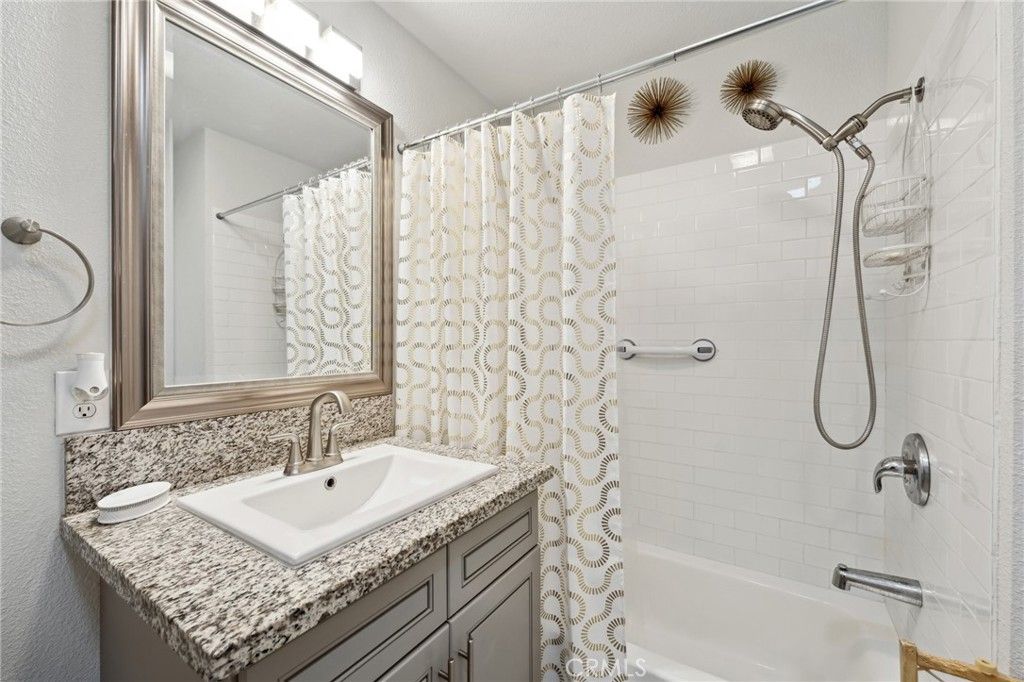 listing image 130725085825956823324